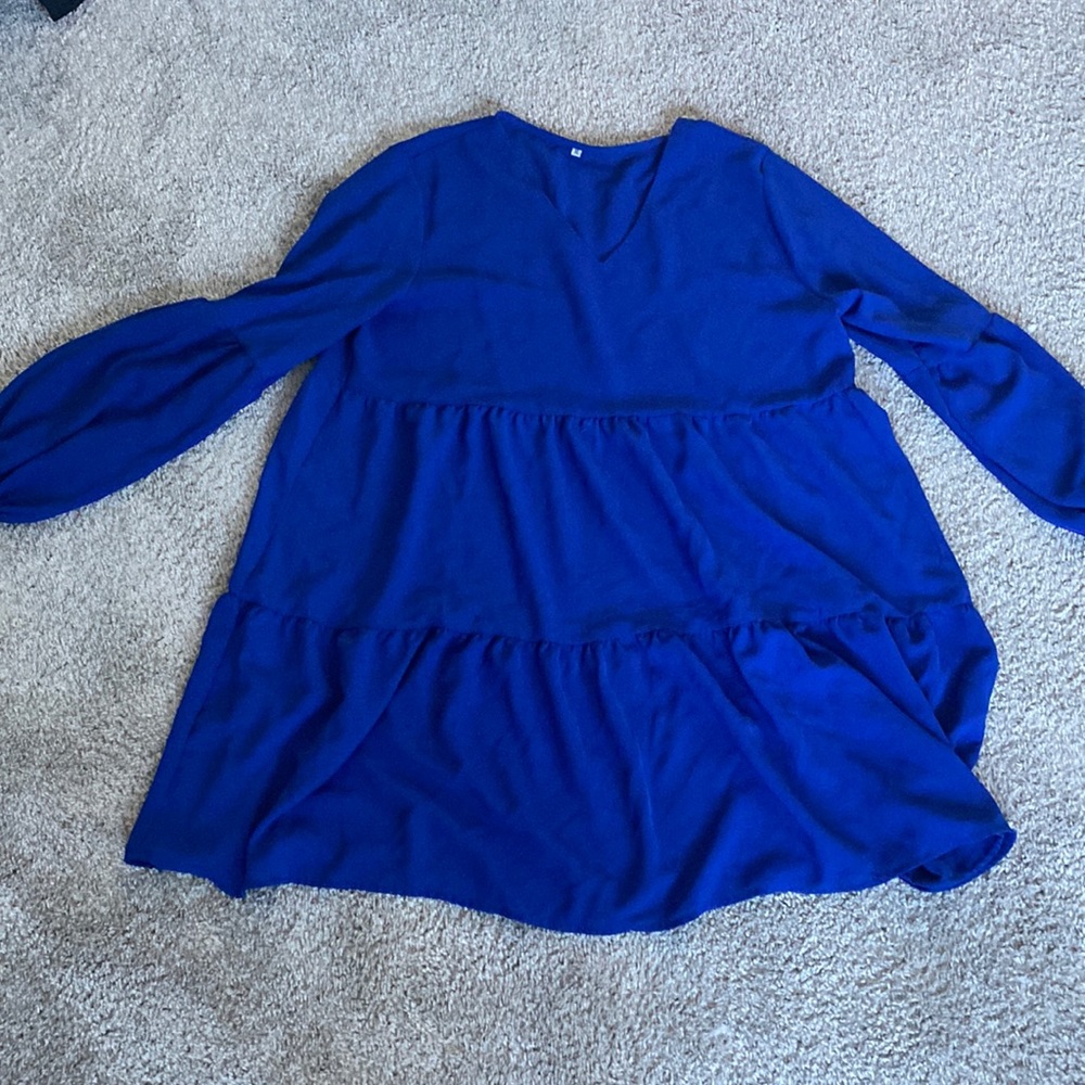 Royal blue dress. Size is XL bought off Amazon.